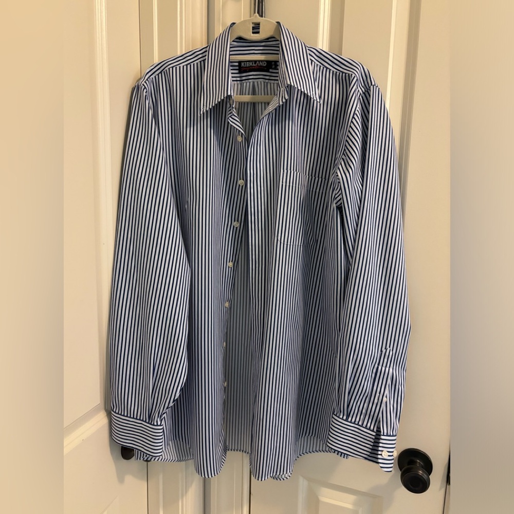 Kirkland- Men’s Dress Shirt - EUC - Size 161/2 - 36 - non iron